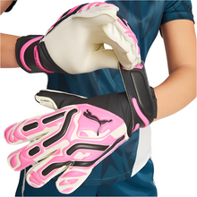 Load image into Gallery viewer, Puma Junior Ultra Match Protect Goalkeeper Gloves
